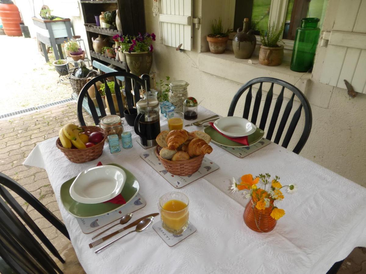 Charroux Chez Kate住宿加早餐旅馆 外观 照片